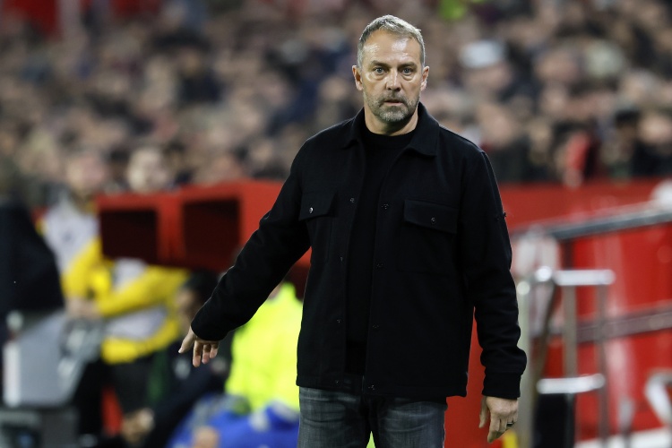 每體：弗里克決定巴薩今天放假，但該隊仍有部分球員到健身房加練