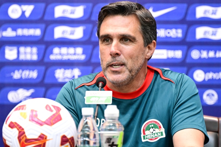 足球報(bào)：河南隊(duì)對(duì)蓉城進(jìn)行了充分研究，將通過絞殺限制羅慕洛發(fā)揮