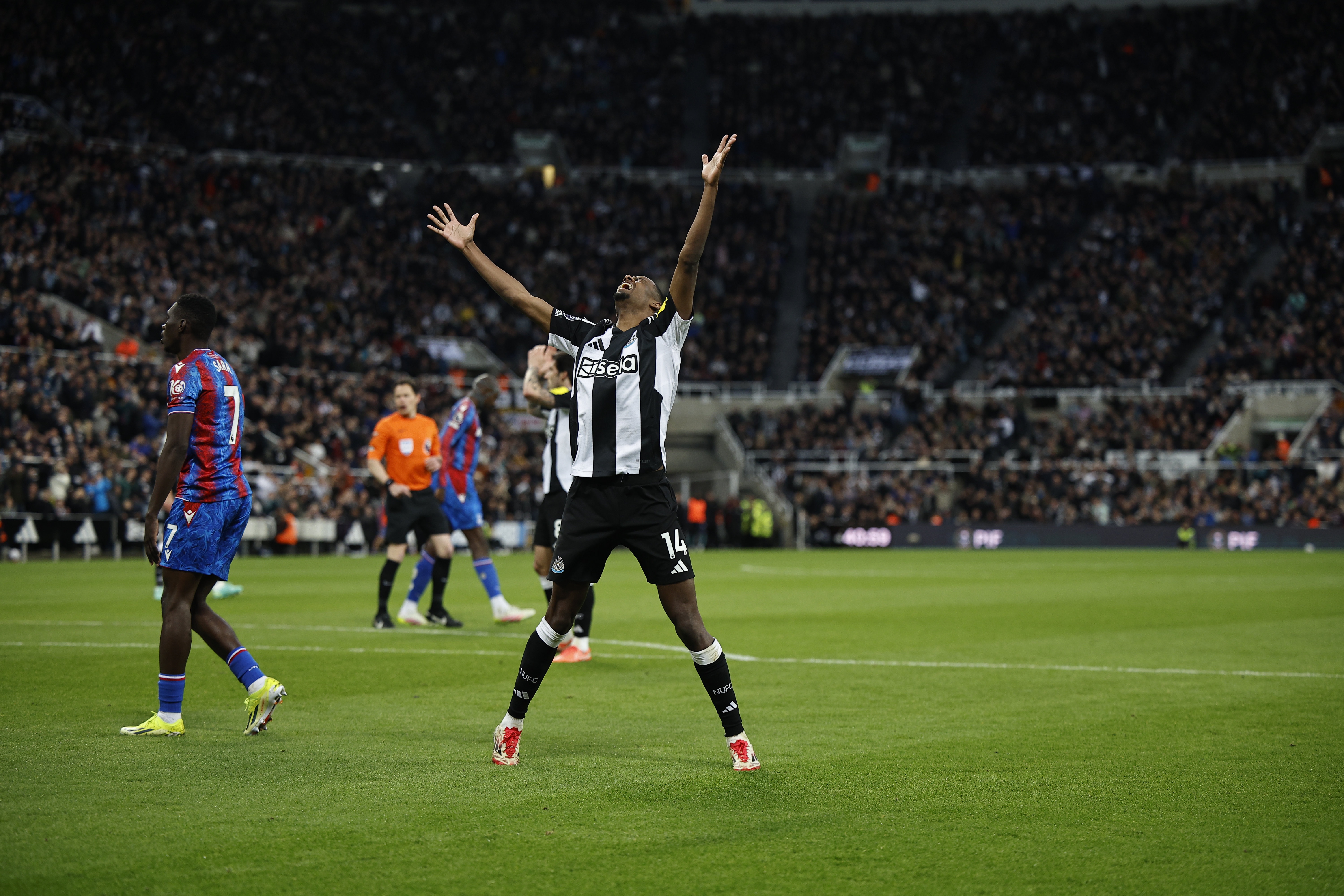 記者：即使面臨巨大壓力，紐卡今夏堅決抵制任何簽下伊薩克的企圖