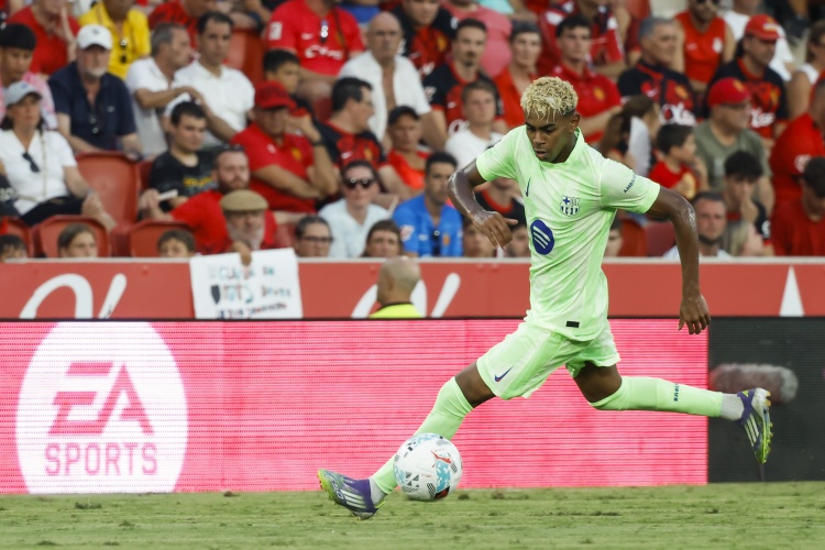 世體：亞馬爾希望獲得任意球&點(diǎn)球主罰權(quán)，本賽季打入更多進(jìn)球