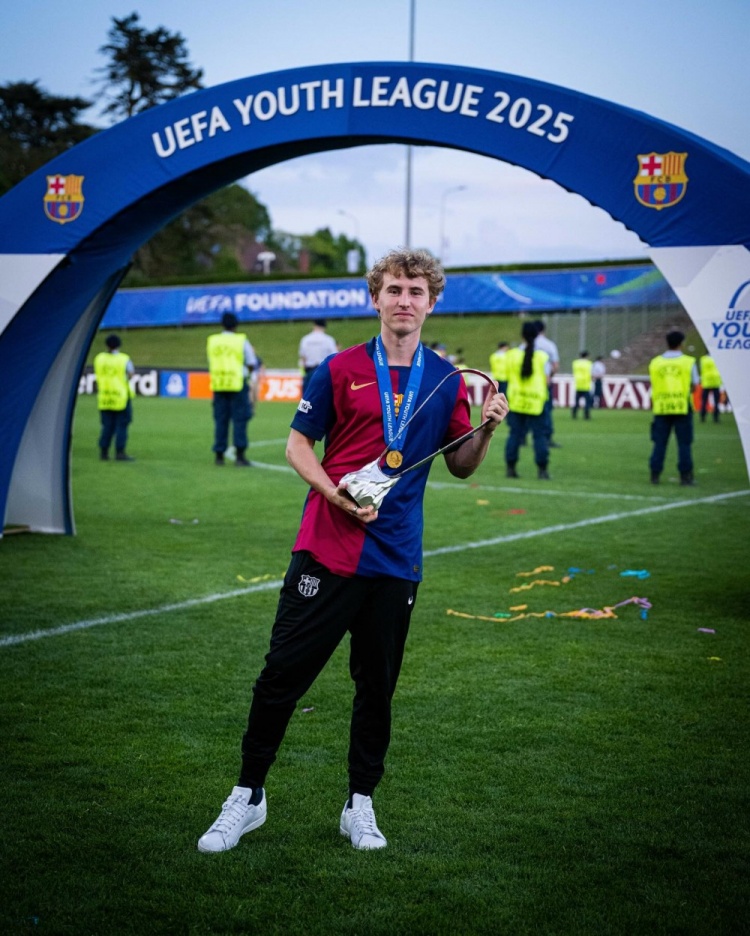 世體：巴薩B隊(duì)將與19歲美國(guó)小將阿德里安-吉爾續(xù)約1年