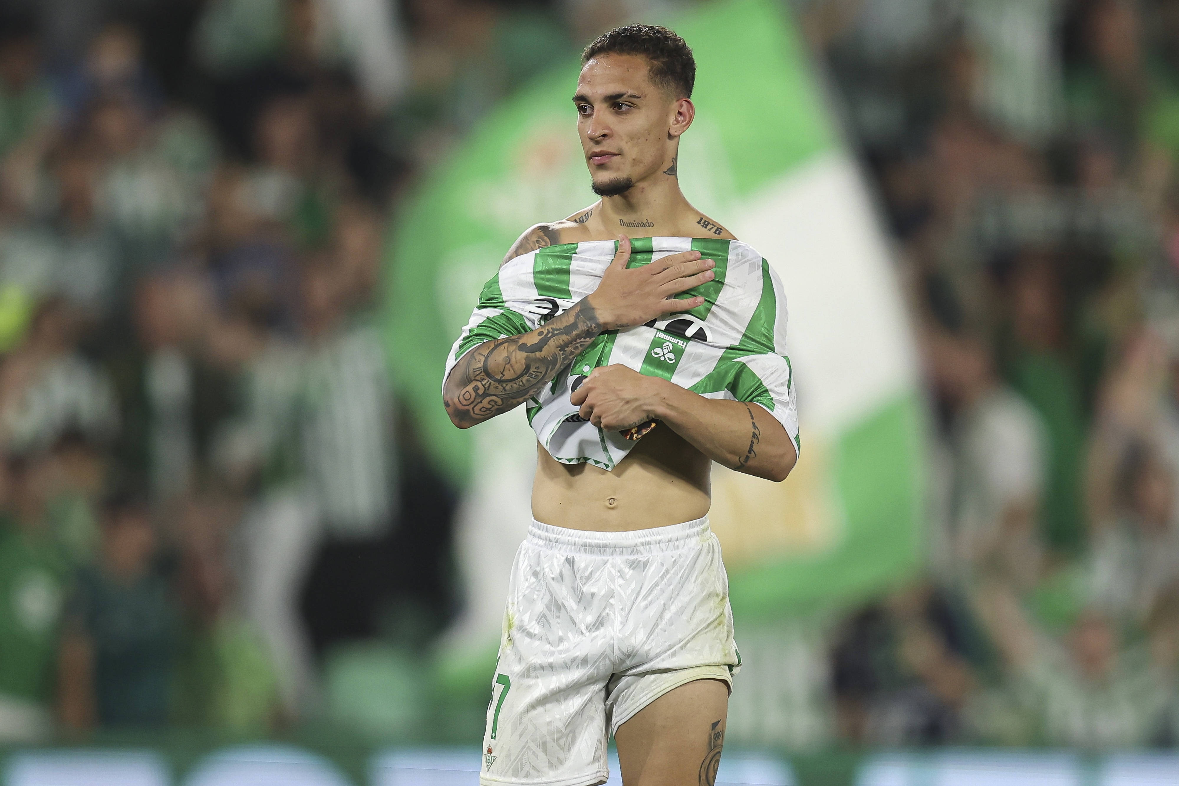 曼聯(lián)堅(jiān)持要4000萬歐！英媒：安東尼敦促曼聯(lián)賣他去貝蒂斯