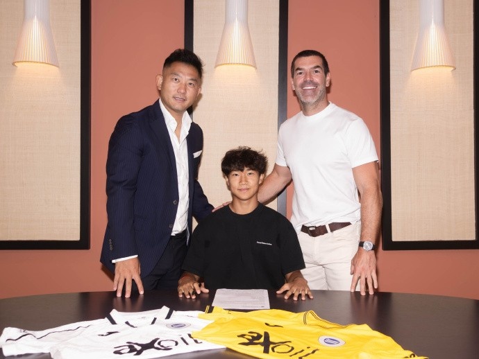 官方：19歲小將劉昊雨加盟加泰二級聯(lián)賽球隊國際巴塞羅那