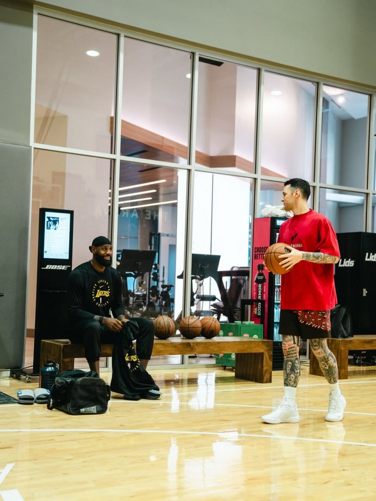 訓(xùn)練師：詹姆斯有次要求我看他的比賽 并在第二天給他提兩點(diǎn)建議