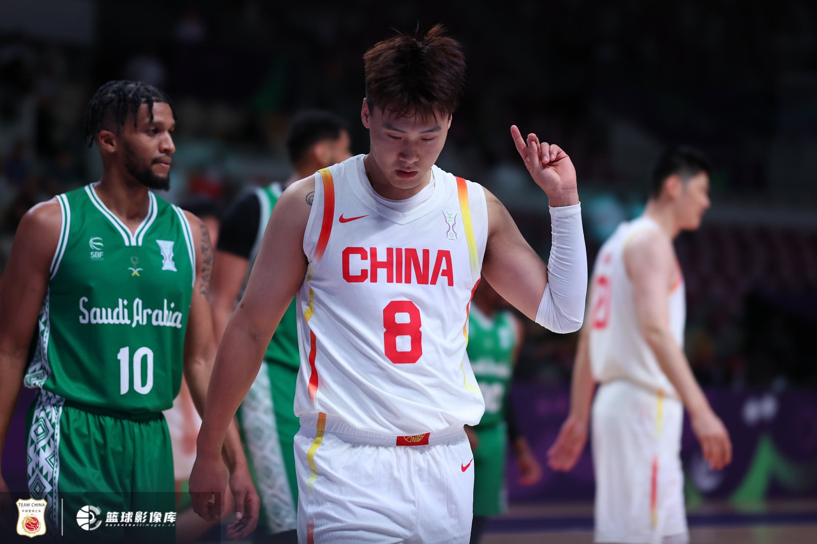 趙睿：年輕人該把目光放長遠(yuǎn)點(diǎn) 先去國外闖 最后真的沒機(jī)會(huì)再回來