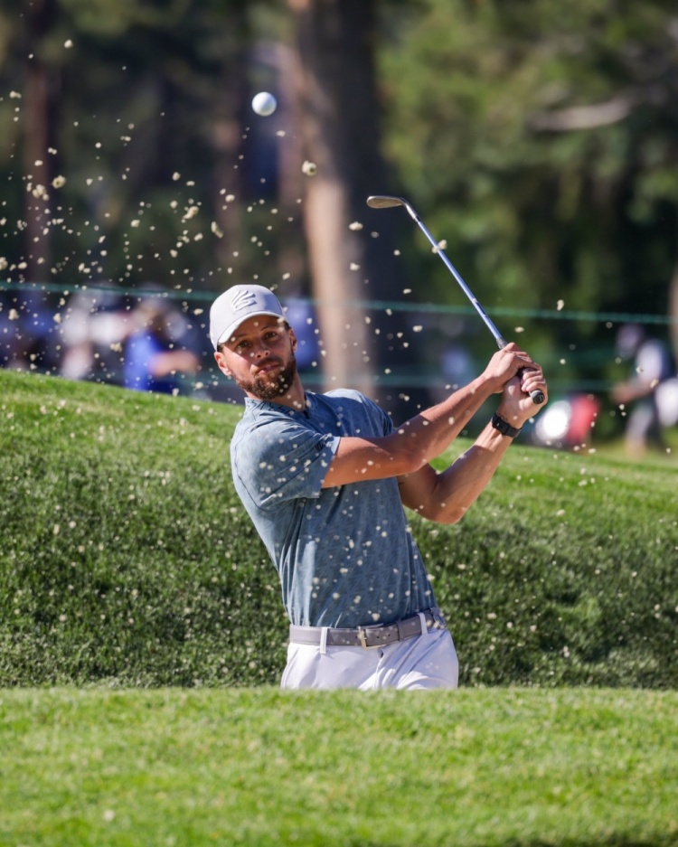 夸梅：庫(kù)里可能擅長(zhǎng)所有球類項(xiàng)目 反正他打臺(tái)球和高爾夫也很棒