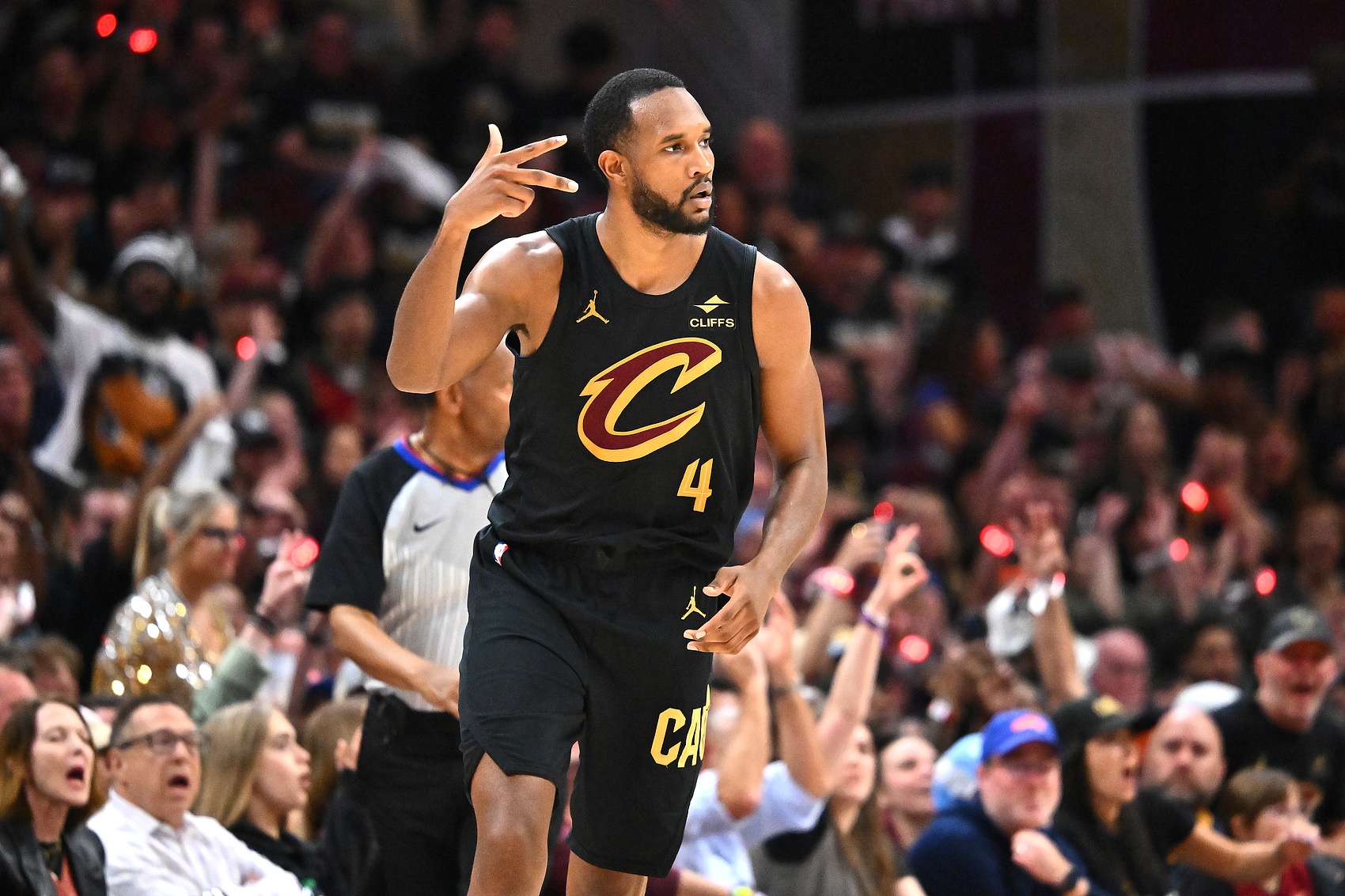 不止做DPOY！隊記：莫布里今夏提升了跳投技術(shù) 控球&終結(jié)也有增強