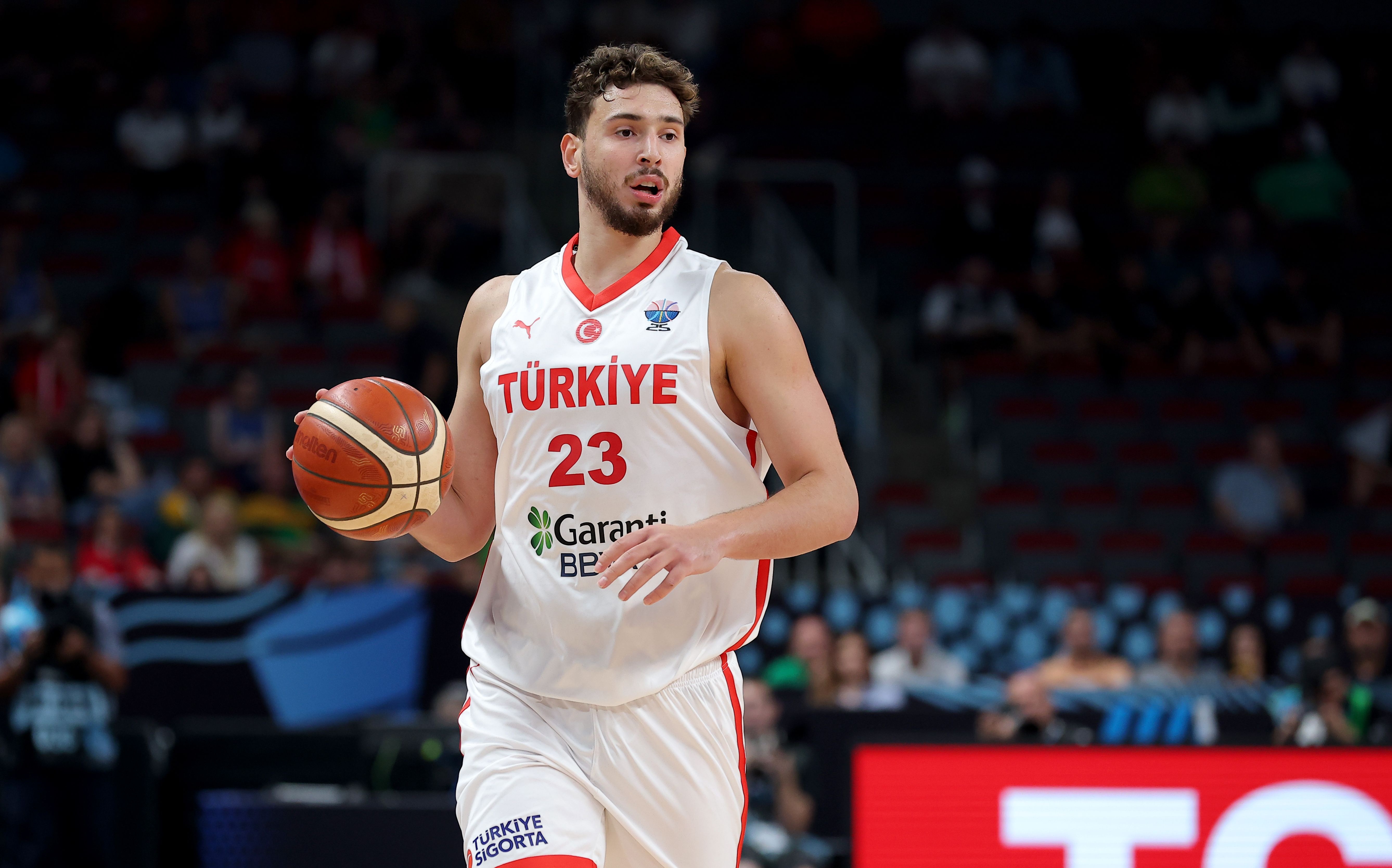 魯?shù)希何也惑@訝申京的優(yōu)異表現(xiàn) 他像高大控衛(wèi)打球很聰明