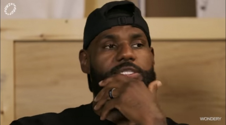 詹姆斯+三角進攻=GOAT？詹姆斯此前分析：三角進攻不適合現(xiàn)代籃球