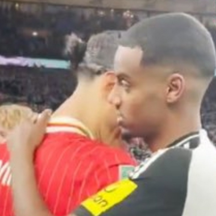 聯(lián)賽杯賽后伊薩克說啥？范迪克賣關(guān)子：兩三年后再講，現(xiàn)在我忘了