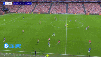 馬杜埃凱右路立棍單打，外腳背掃門前被擋