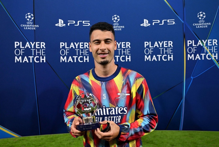 馬丁內(nèi)利：我試著插防線身后，特羅薩德給了一記絕佳的助攻