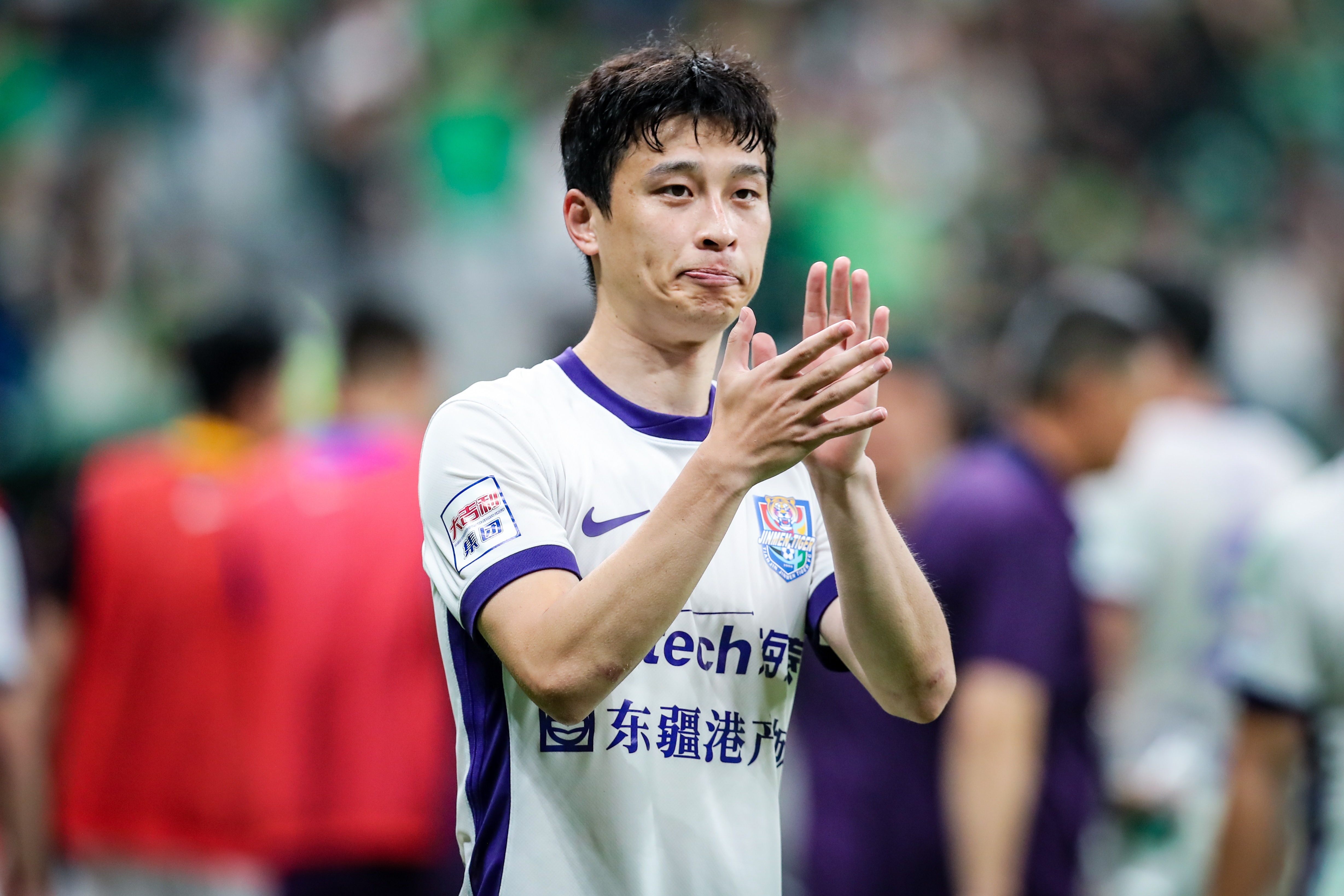 巴頓談30歲生日：輕易不敢煽情因容易落淚 還不習(xí)慣“老將”稱(chēng)呼