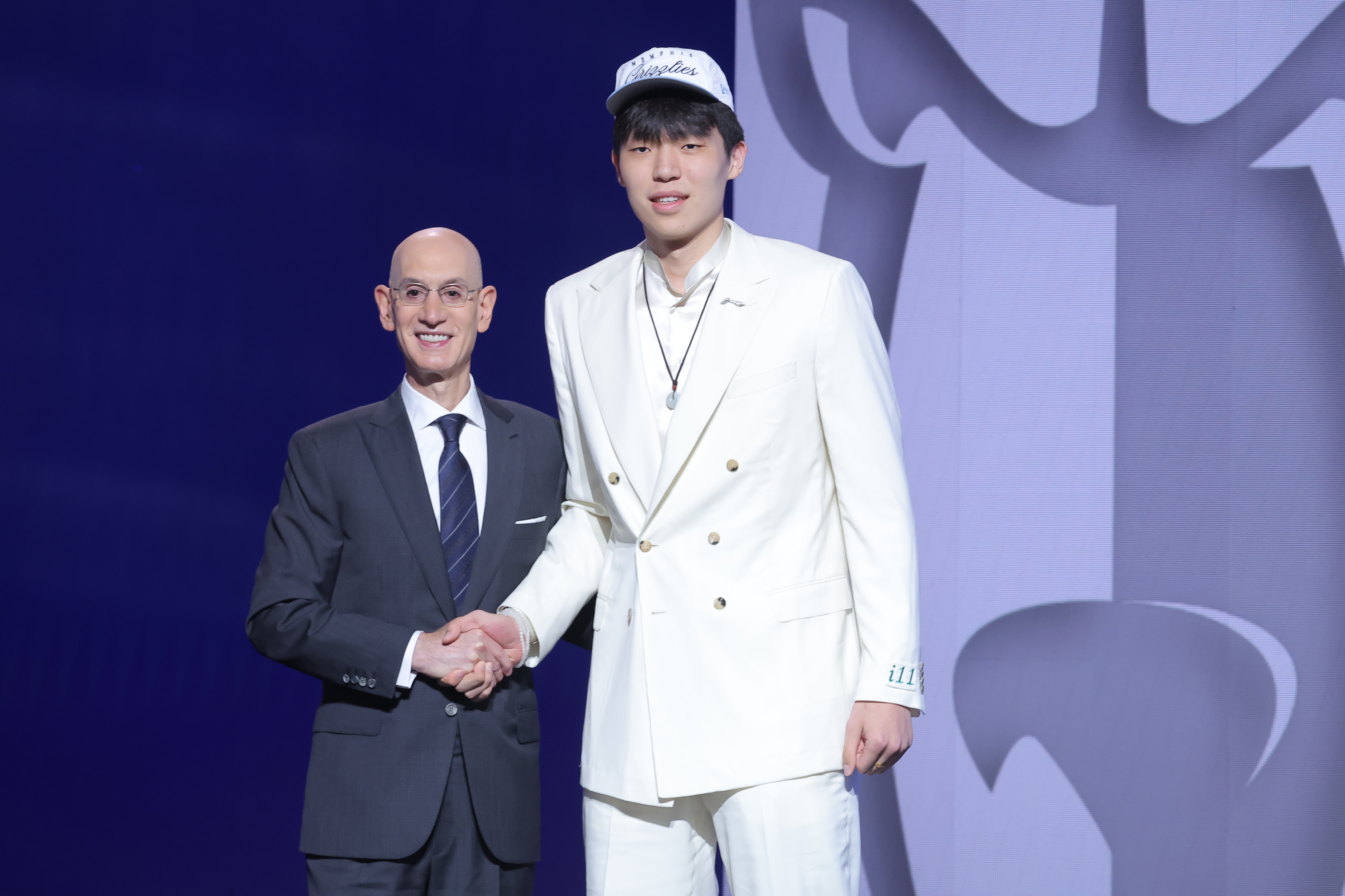 隊(duì)記調(diào)侃：楊瀚森選秀大會(huì)的炸雞是不是原本要等到19順位前吃完？