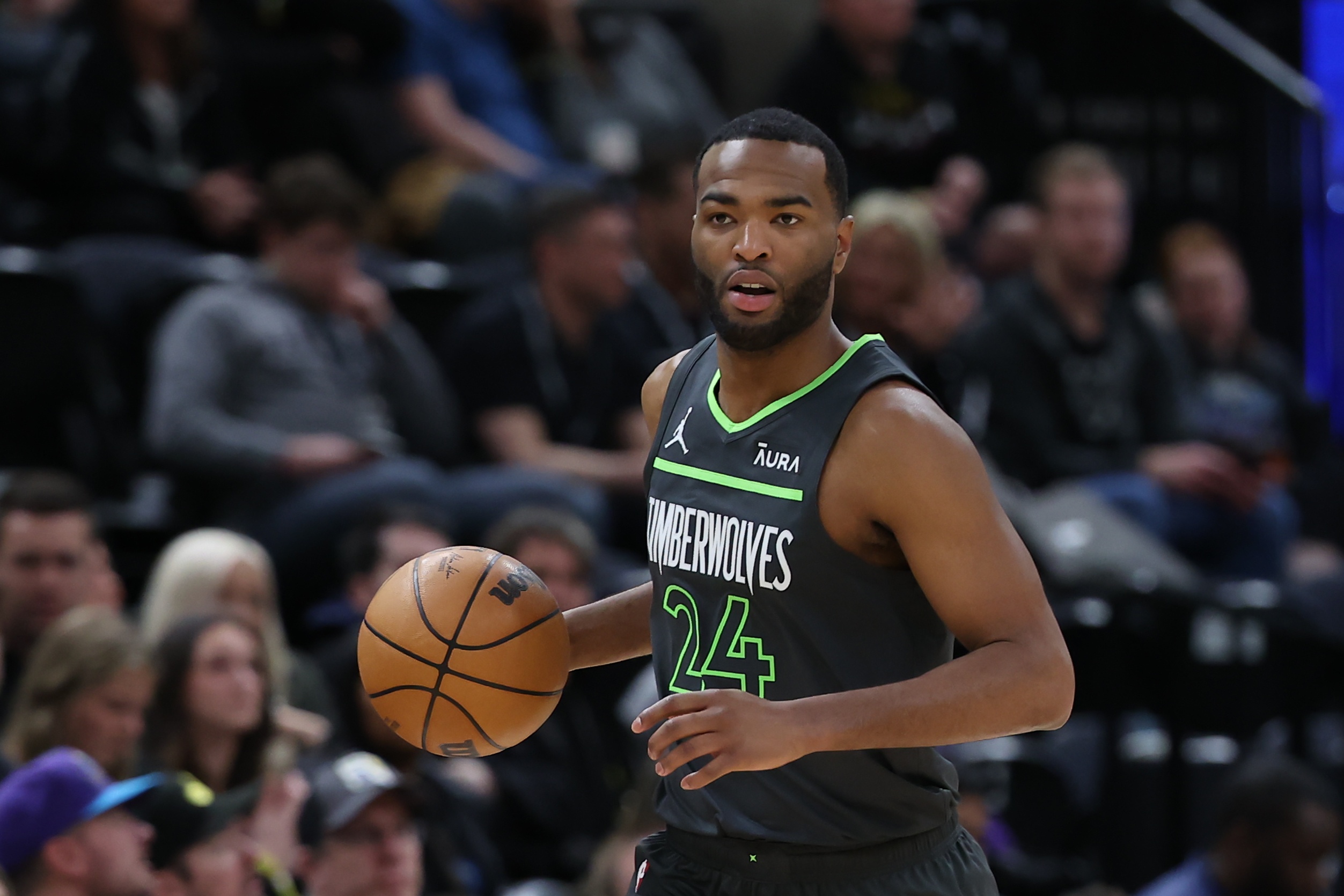 對陣76人曾單場轟53分！媒體人：TJ-沃倫將代表廣州打NBA季前賽